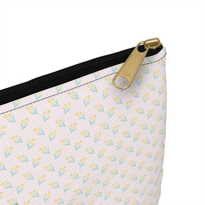 Kittens in Teacup: Pouch with Zipper